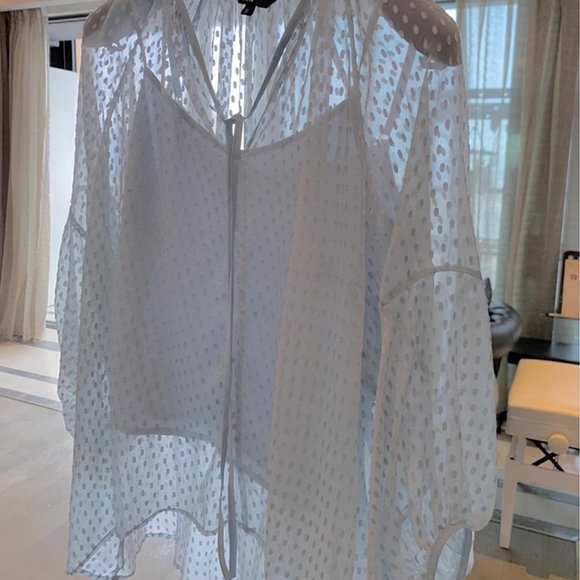 💎 Aqua Luxe: Chic Sky-Blue Silk-Blend Two-Piece Top 💎 - Picture 2 of 11